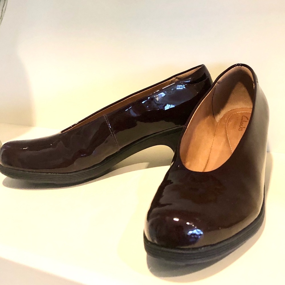 UNWORN - New! Clarks mid-heel shoes